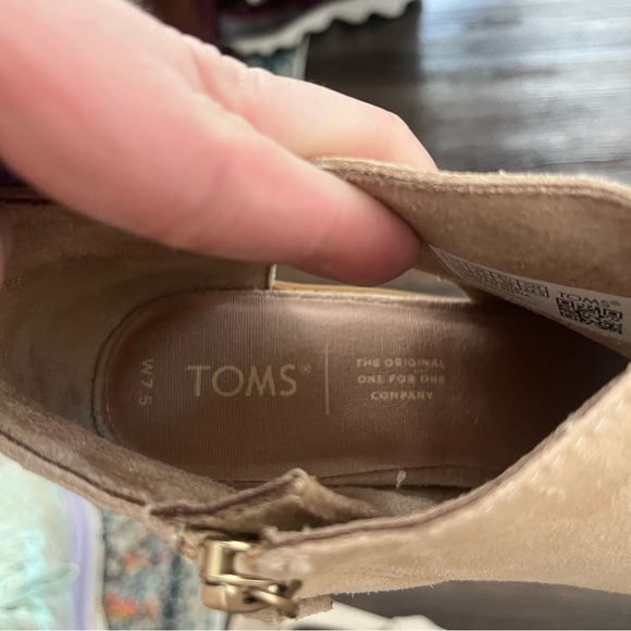 Toms Boots Women's 7.5 Lea Ankle Booties Beige Suede Zip Closure - Picture 6 of 6